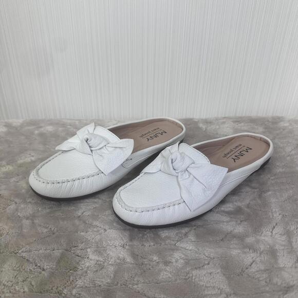 MJNY by Marc Joseph Women’s White Leather Diana St Bow Mule Slip On Shoe Size 7 - Picture 1 of 10